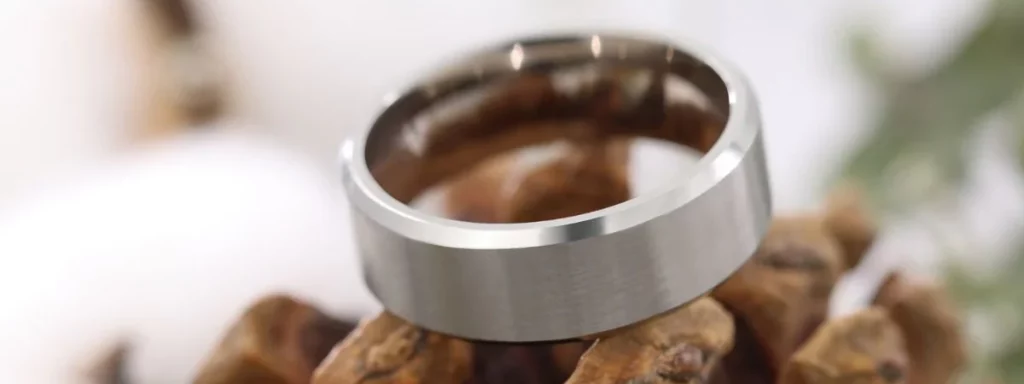 Titanium Rings vs. Traditional Metals